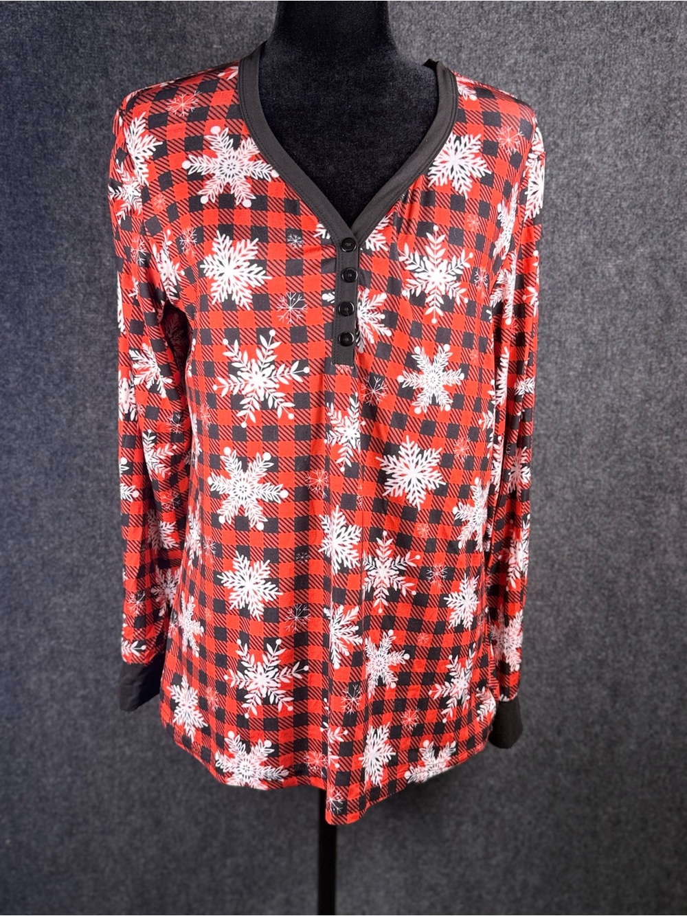 Marley & Me Girls Large Christmas Pajama Top Buffalo Plaid Snowflakes
